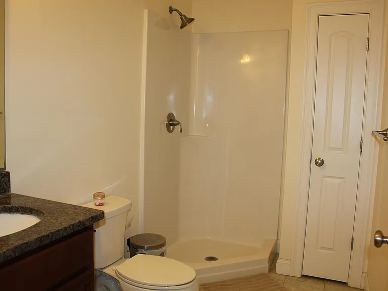 29 Apache Way — Photo 9