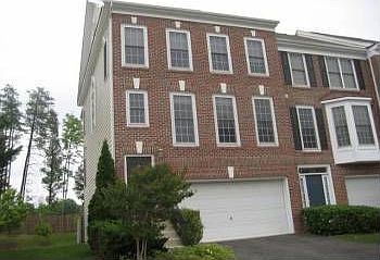 1st image of 25226 Dunvegan Sq
