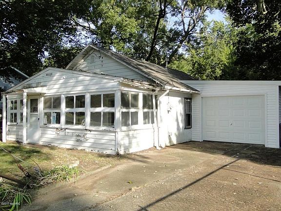1383 Remus Street 01