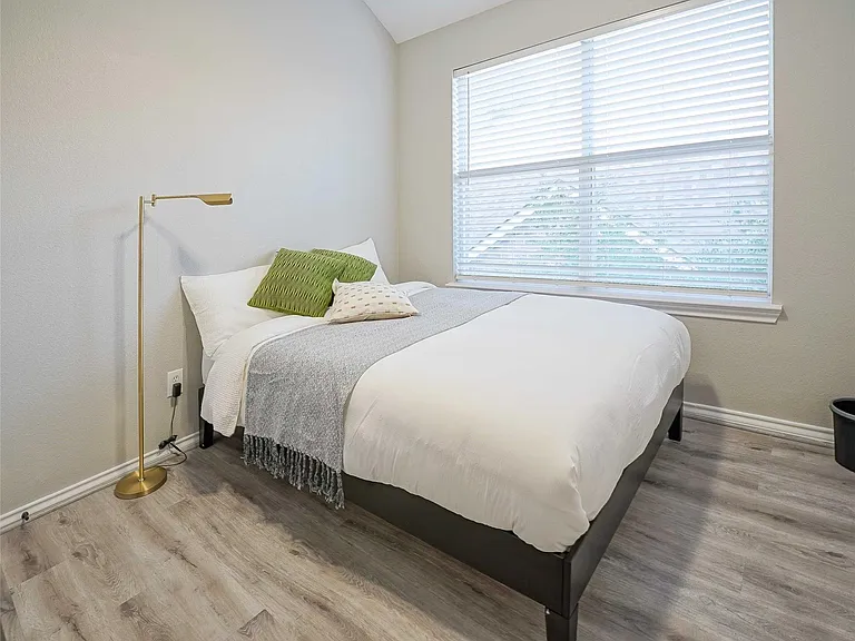 2137 Goliad Cir — Photo 18
