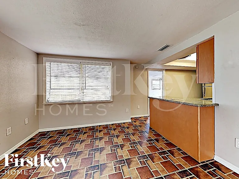 9220 Lido Ln — Photo 5