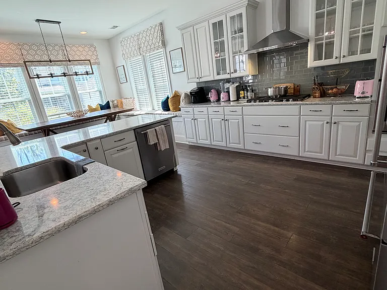 1542 Banning St — Photo 13