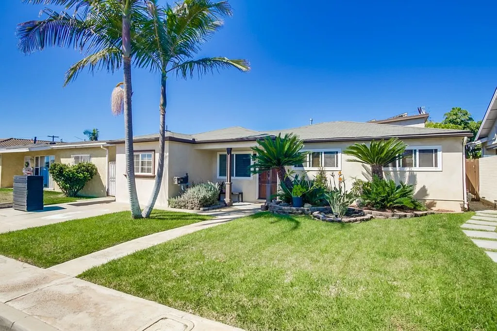 2 bed, 1.0 bath, $5,825 — Photo 1