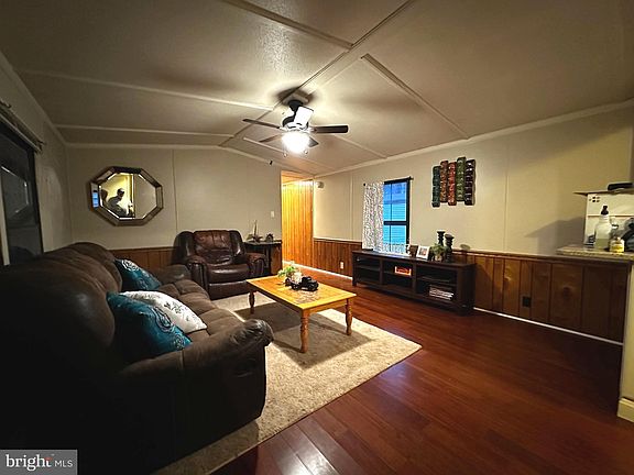5th image of 409 Underwood Ln