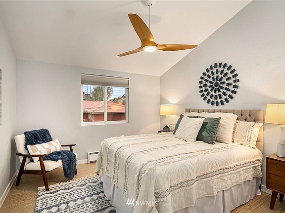 2nd image of 566 Highland Dr APT 302
