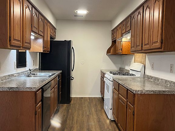 5th image of 2512 Lasalle Dr