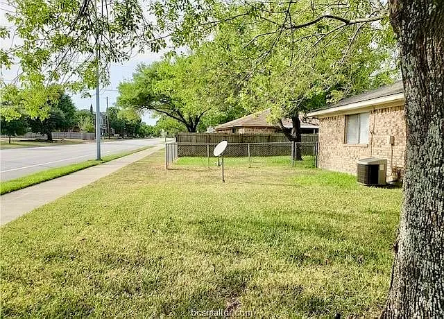 701 Llano Pl — Photo 9