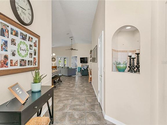 3rd image of 10037 Brodbeck Blvd