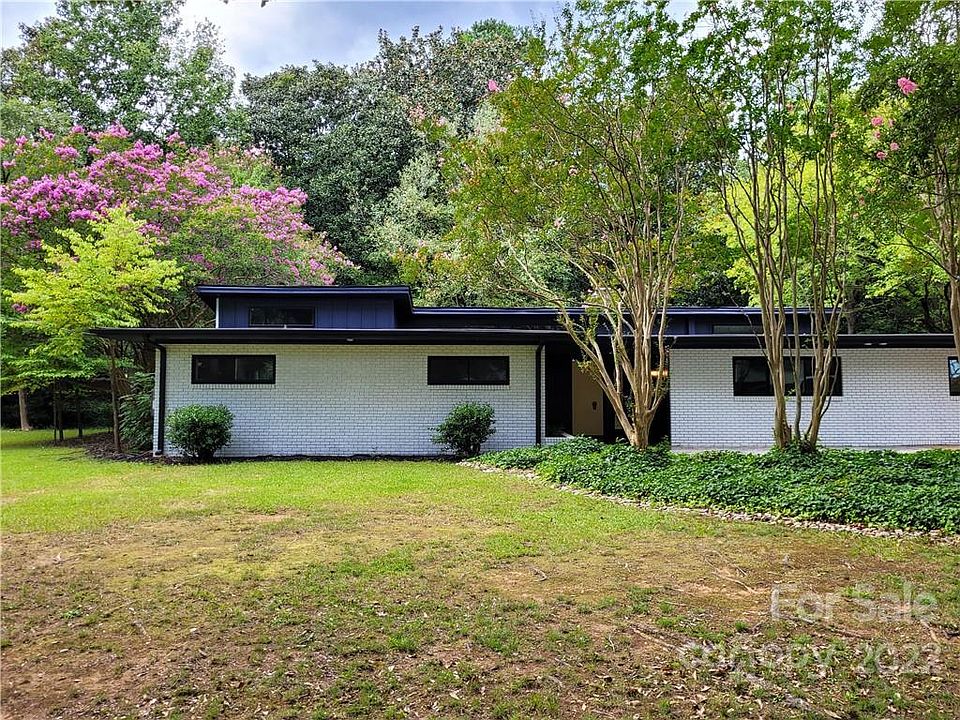 1st image of 808 Elmwood Dr