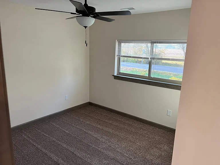 406 E Main St — Photo 24