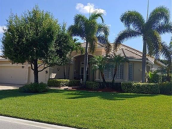 Magnificient 4 bedroom 3 bath home in Legacy Cove.