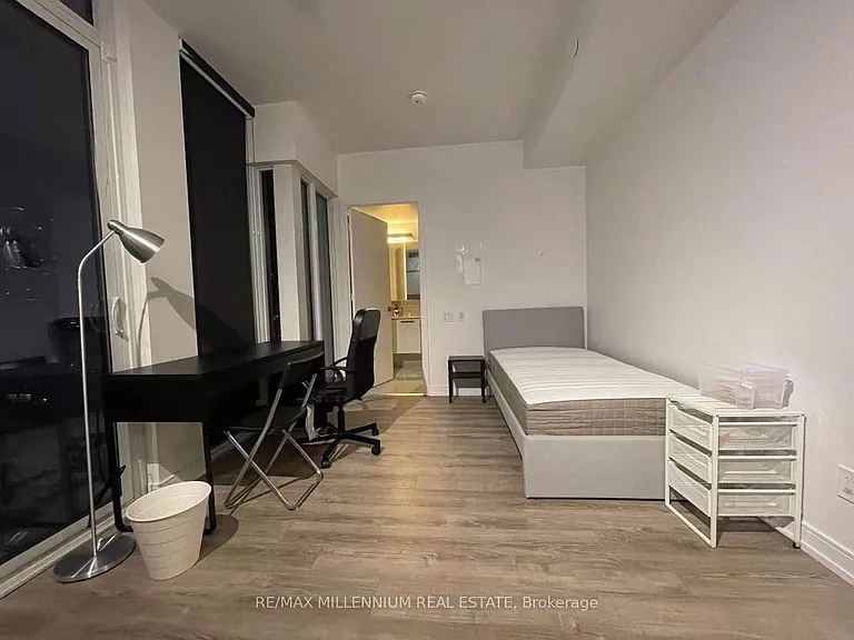 28 Wellesley St E #3001 — Photo 7