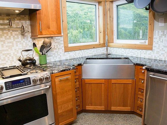 5th image of 2035 W River Dr