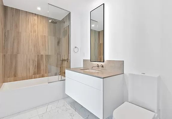 4th image of 429 Kent Ave #839