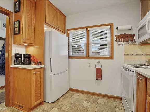 5th image of 2655 Archwood Pl