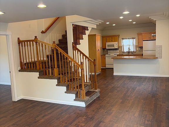 3rd image of 608 W Dalton Ave