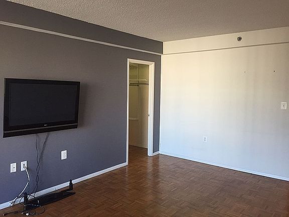 3rd image of 4801 Fairmont Ave APT 414