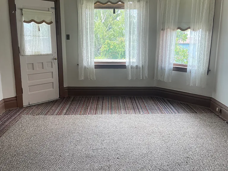 909 W Silver St #911 — Photo 11