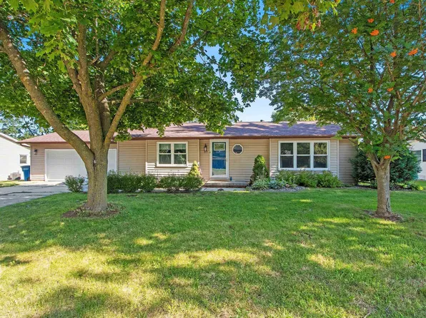 177 E Glenbrook Dr, Pulaski, WI 54162