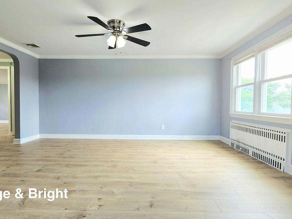Large & Bright Living Space