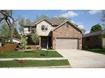 811 Singer Ave photo 1