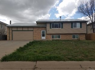 785 4th St, Bennett, CO 80102