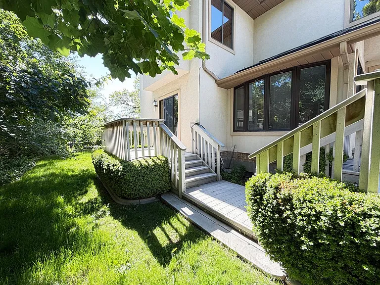 2298 E Oak Leaf Way — Photo 3