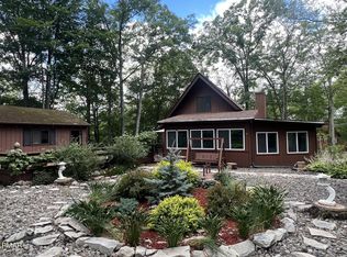 236 Regent St, Bushkill, PA 18324