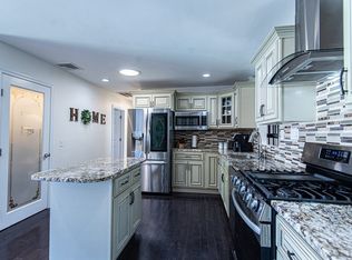 180 Elena St, Cranston, RI 02920