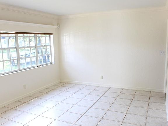 4th image of 1103 N Bracewell Dr