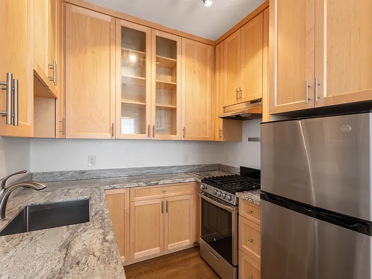 1801 Turk St #11 — Photo 6