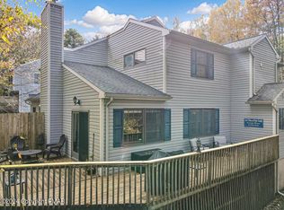 142 Lotus Dr, Scotrun, PA 18355