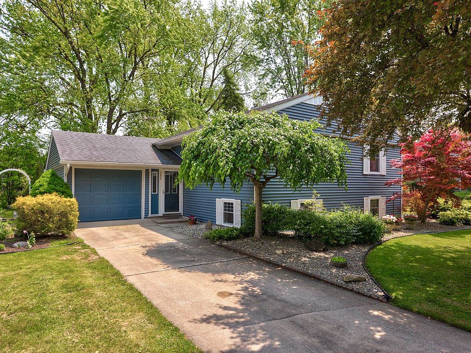 1st image of 3054 Canterbury Dr