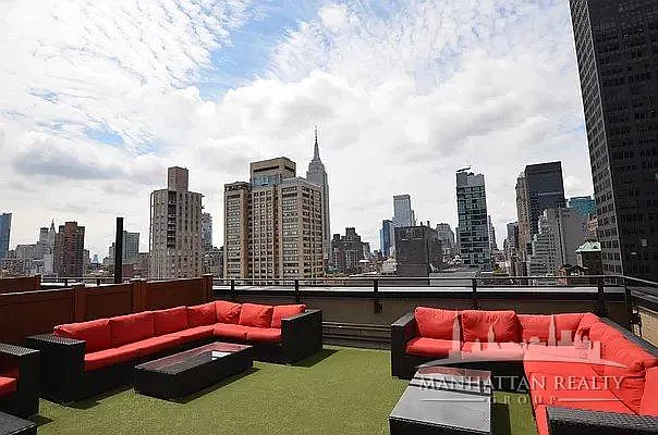 Rented by Manhattan Realty Group | media 6