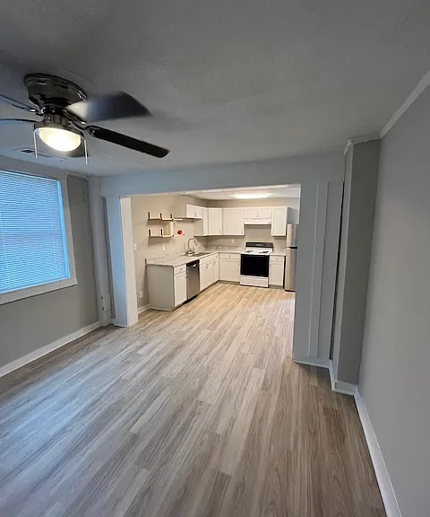 1177 Shurling Dr — Photo 3