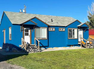 217 & 219 Oregon St, Gooding, ID 83330