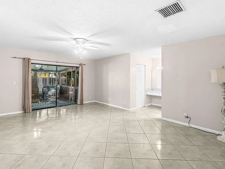 5335 Havasu Ct — Photo 12