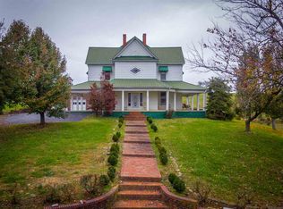 1917 Valley Home Rd, Dandridge, TN 37725