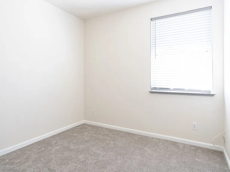 25502 Huntwood Ave — Photo 29