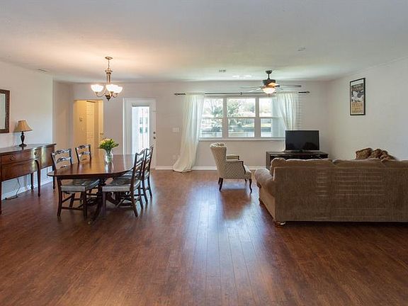 4th image of 116 Sunlit Cove Dr NE