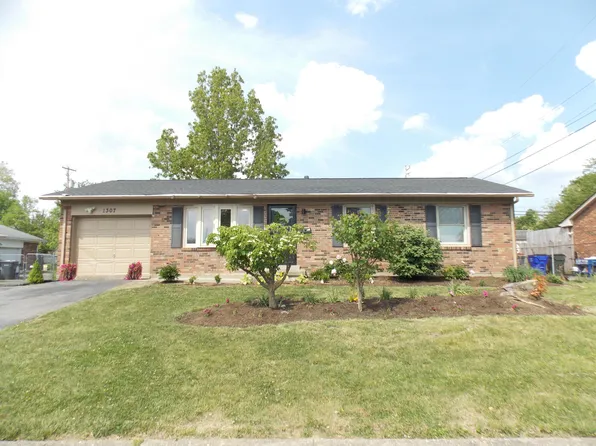 1307 Stephen Foster Dr, Lexington, KY 40517