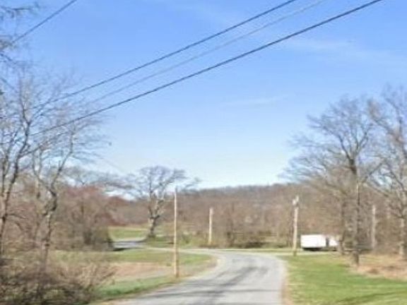 Exterior Neighborhood (street photo)