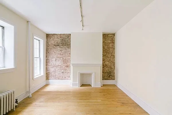 Rented by REAL New York | media 19