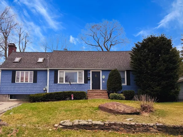 66 Francis Ave, Shrewsbury, MA 01545