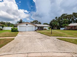 1027 Grovewood Ct, Clearwater, FL 33764