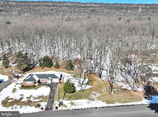825 E Colliery Ave, Tower City, PA 17980
