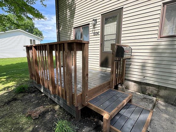 4th image of 604 1st St S