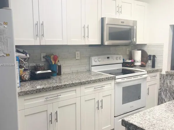 177 Lakeview Dr APT 104, Weston, FL 33326