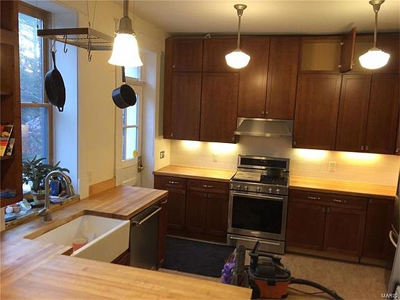 4th image of 3832 Russell Blvd