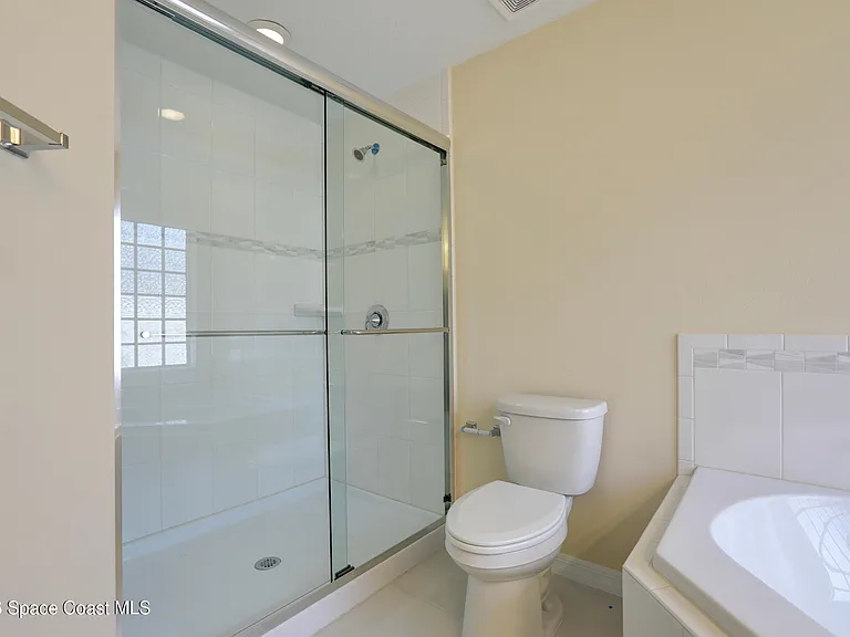 743 Breakwater Ter — Photo 26